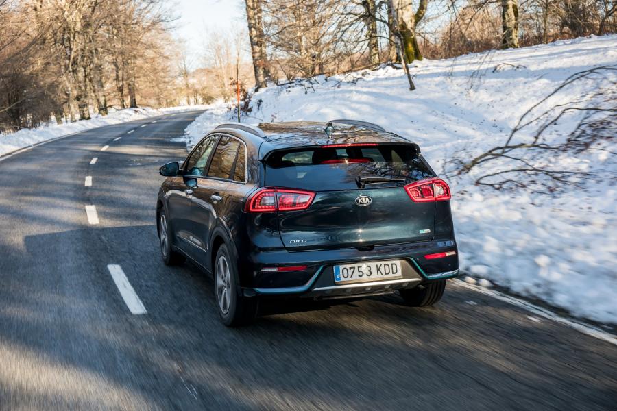  Kia Niro Plug-In Hybrid (DE) 2017 года  (WW) (фото 10 из 45)